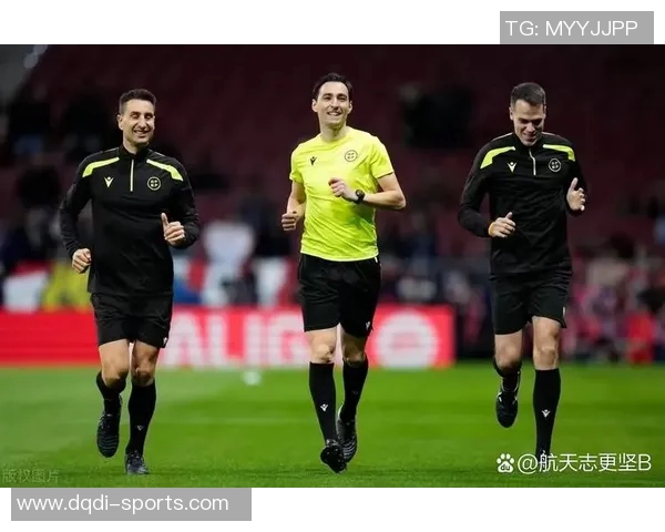 国王杯波尔图与多特蒙德战平乌龙球引发争议判罚全场沸腾