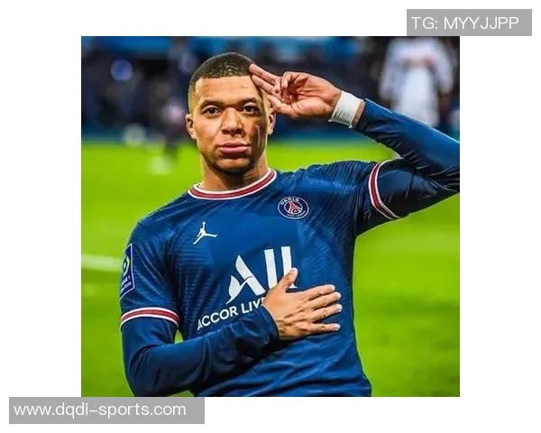 友谊赛曼联与巴黎圣日耳曼战平点球大战引发争议判罚全场沸腾