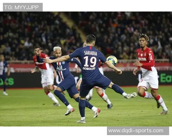 欧联杯激战拜仁与巴黎圣日耳曼互交白卷转会传闻引发球迷热议