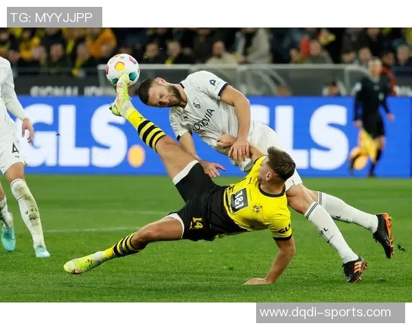 德甲激战:多特蒙德大胜国米红牌争议引发全场热议 德甲激战:多特蒙德大胜国米红牌争议引发全场热议