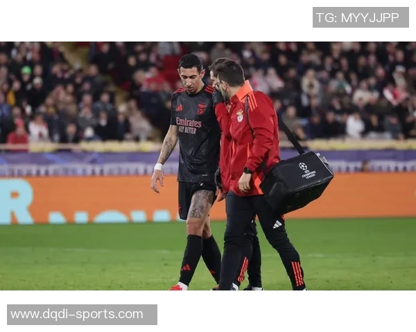 友谊赛精彩对决曼城与本菲卡战成平局红牌事件引发全场热议